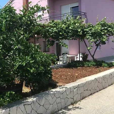 Mirjana With Terrace And Free Parking