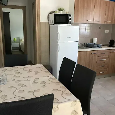 Apartman Mirjana With Terrace And Free Parking
