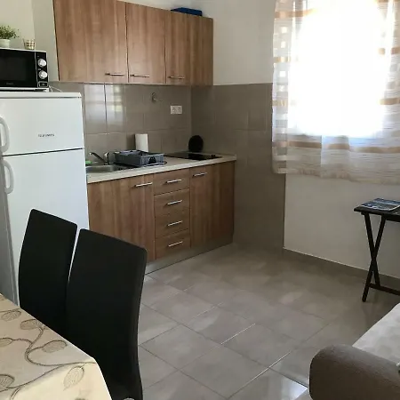 Apartman Mirjana With Terrace And Free Parking